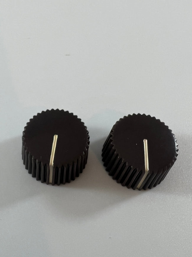 Knob Black Vintage Notched Tip Indicator, Set Screw, .75" Diameter. Knob Black Notched Tip Indicator, Set Screw, .75" Diameter. Knob Black Notched Tip Indicator, Set Screw, .75" Diameter Classictone Heyboer Mercury Marshal Vintage knob