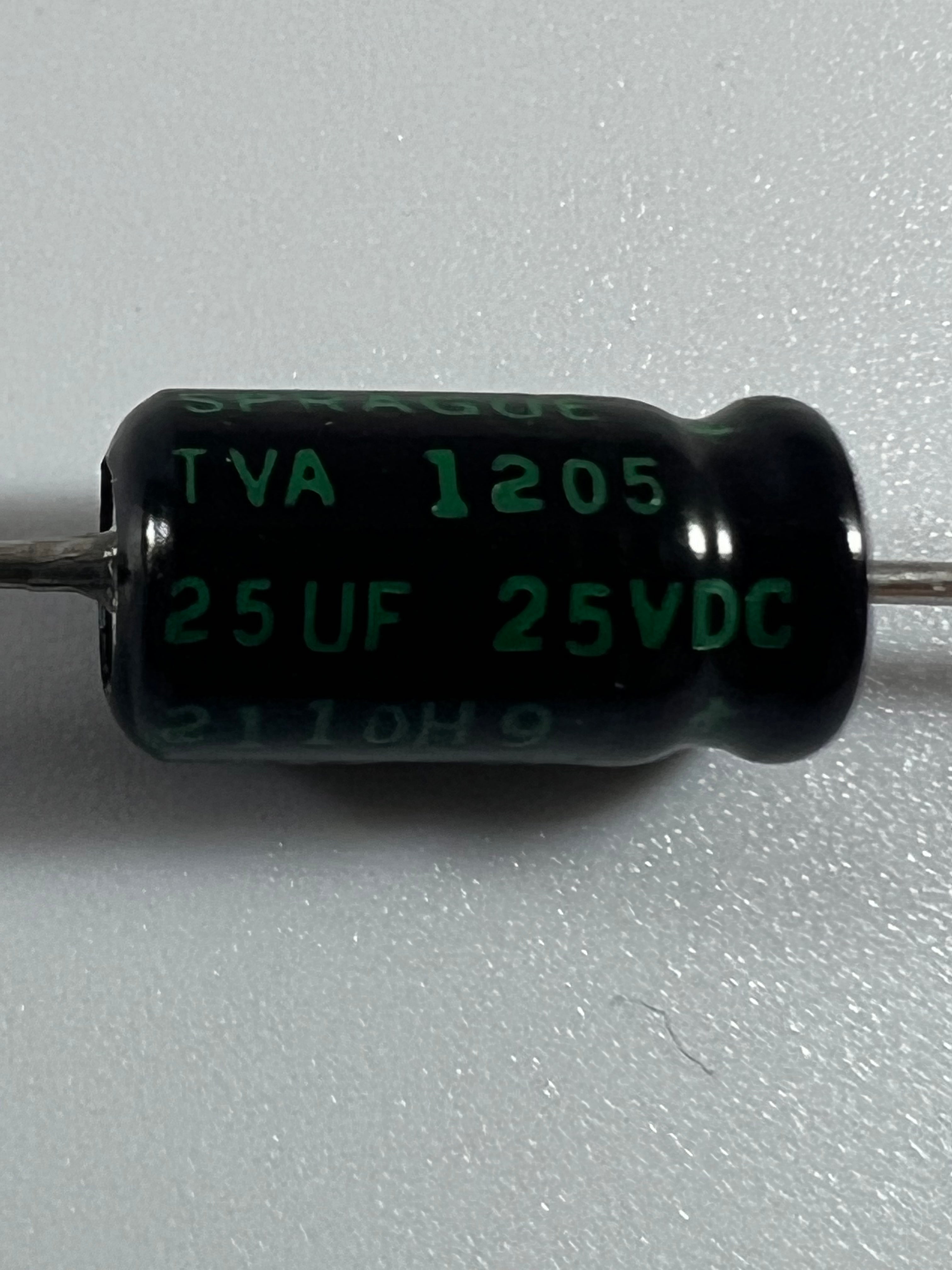 Axial Leads Aluminum Electrolytic Capacitors, Low Leakage